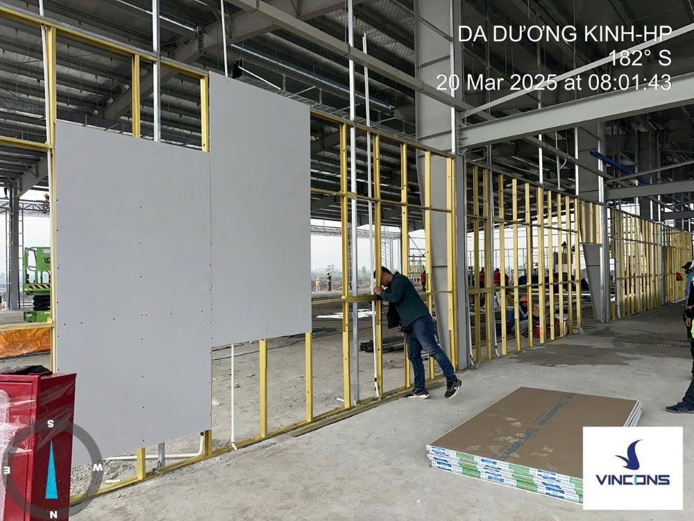 Cập nhật tiến độ thi công văn phòng bán hàng Vinhomes Dương Kinh trong tháng 3/2025